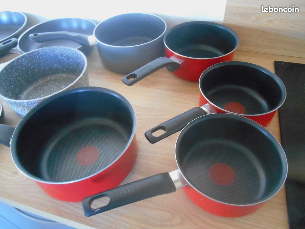 Lot De 7 Poêles Tefal – État Neuf Avec Défauts Mineurs – Compatible Gaz/électrique