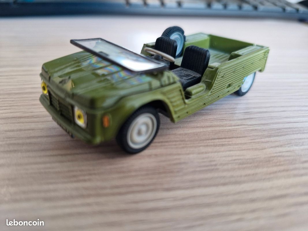 NOREV CITROEN MEHARI N°137 1/43 1970 ( Complète surtout avec roue de