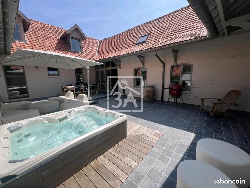 Maison 12 pièces 317 m² · à La Bassée · 317 m² · 990 000 €