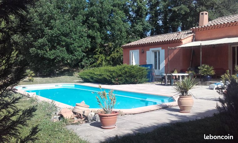 Villa de 120 m² sur 1400 m² de terrain à Forcalqueiret