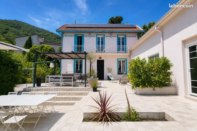 Maison 12 pièces 304 m²