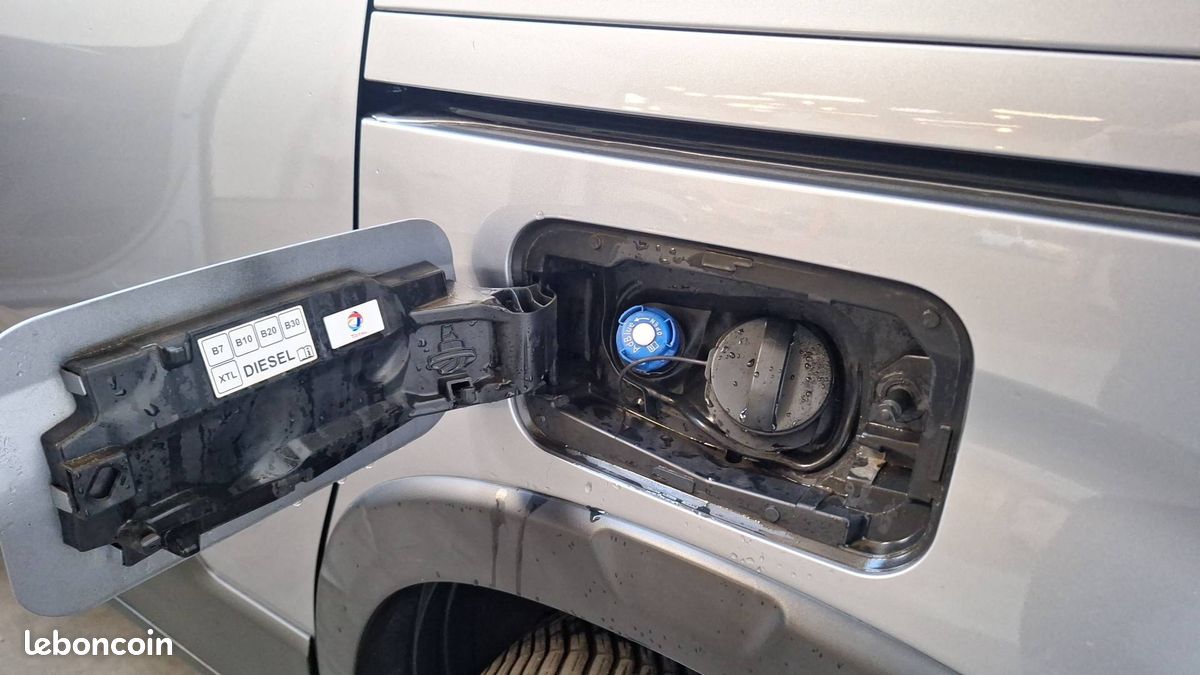 Peugeot rifter standard bluehdi 130 ss eat8 gt (image 22)