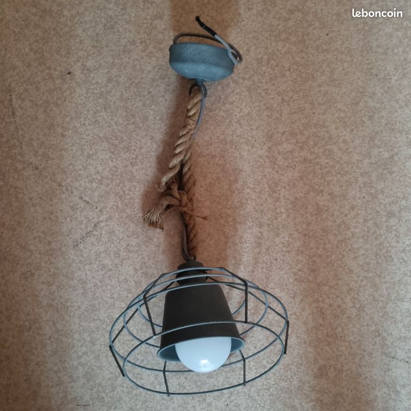 Lustre (image 1)