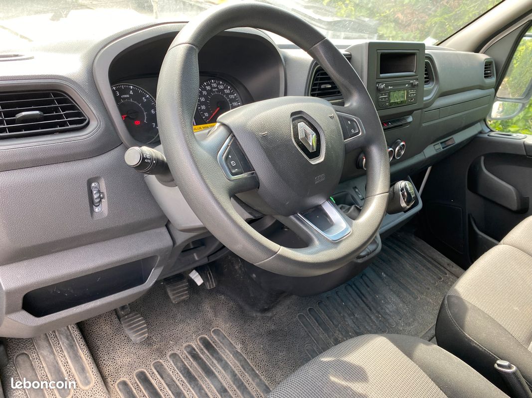 Loa 36 mois renault master 20m3 hayon (image 5)