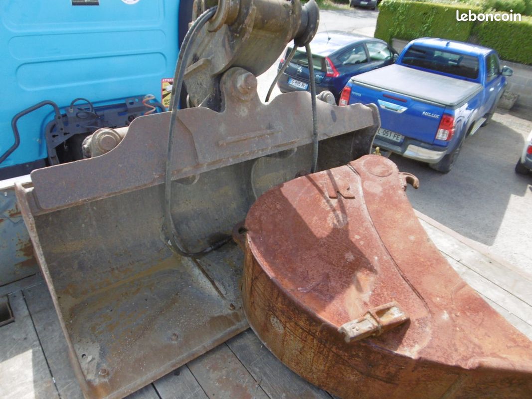 New Holland Kobelco E145 (image 19)