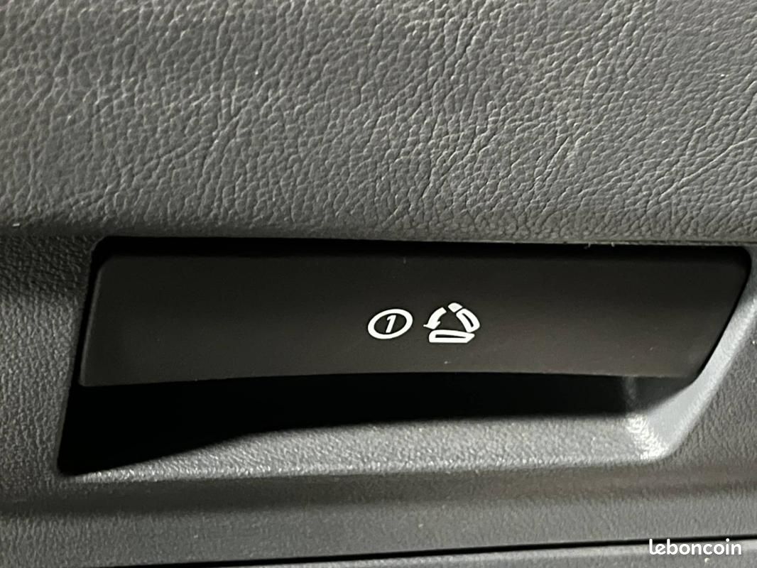 Volkswagen Multivan T5 2.0 TDI 180ch Carat 4Motion (image 19)