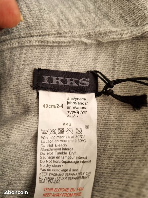Coffret IKKS bonnet, cravate et un pin's tête de mort NEUF (image 4)
