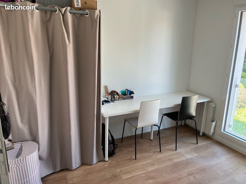 Appartement 1 pièce 25 m² · à Guyancourt · 25 m² · 650 €/mois