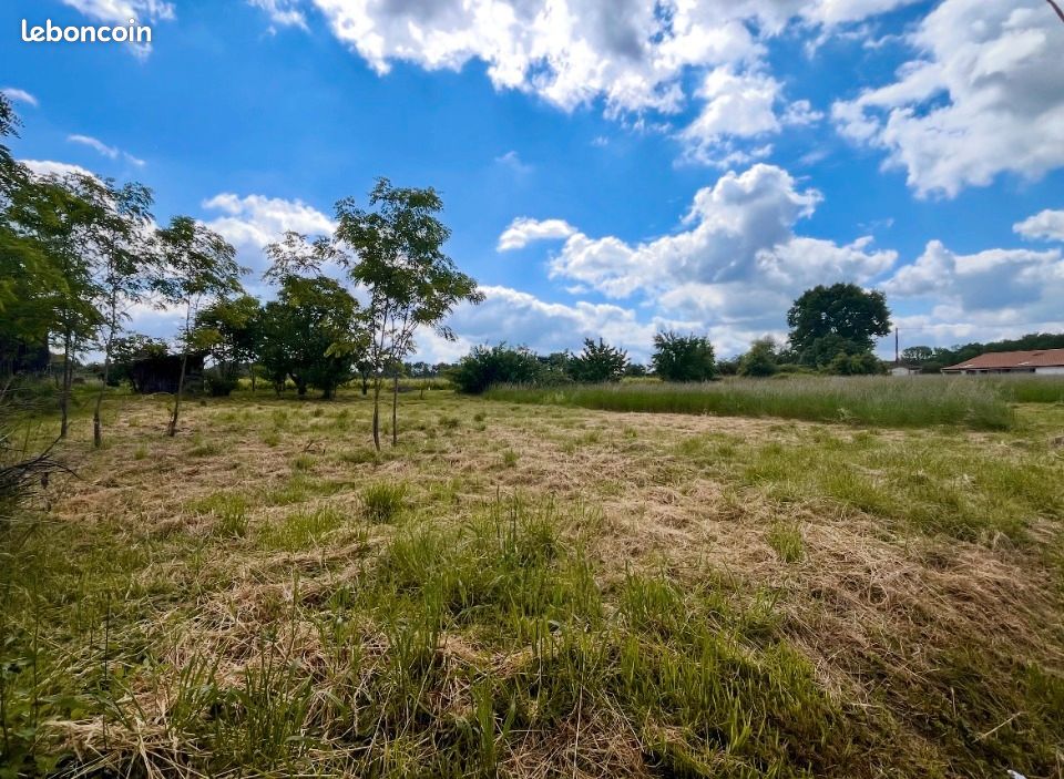 Terrain 807 m² Saint Pierre De Mons · à Saint-Pierre-de-Mons · 69 500 €