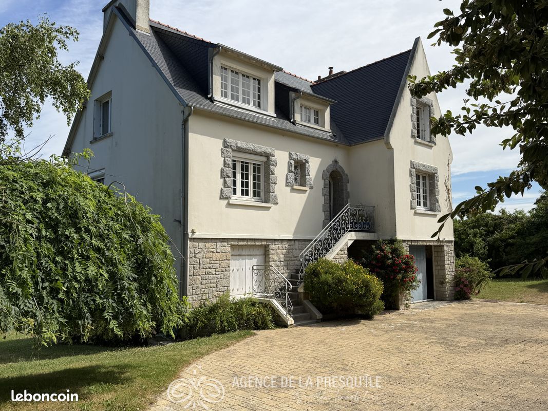 Maison 10 pièces 227 m² · à Lanvéoc · 227 m² · 444 000 €