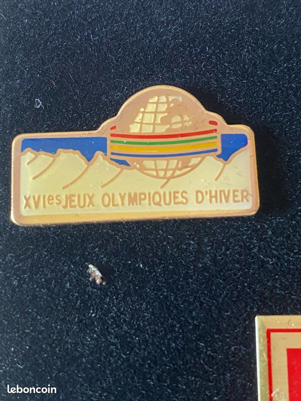 pin´s - JEUX OLYMPIQUES - ALBERVILLE 92 - YOPLAIT - PATINAGE DE VITESSE