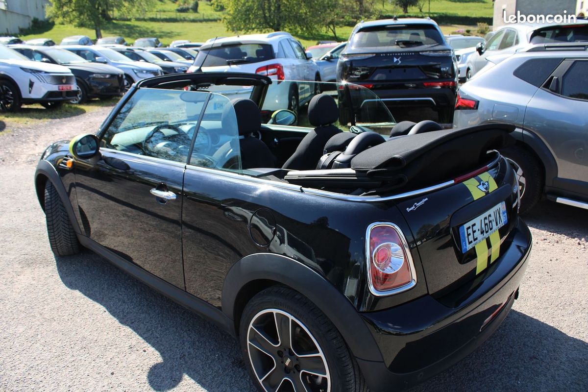 Mini CABRIO ONE CABRIOLET 1L6 ESSENCE 98 CV GPS TACTILE CLIM AUDIO JA 17 RADAR CAPOTE ELECT (image 17)