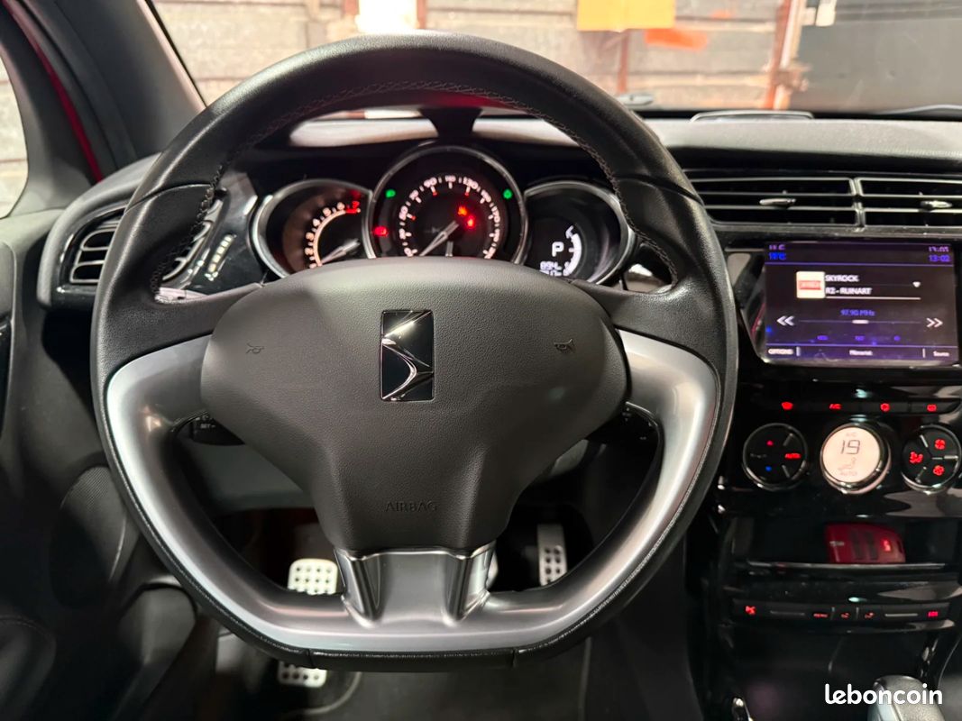DS DS 3 1.2 110 cv Sport Chic / BOITE AUTOMATIQUE / DISTRIBUTION OK / SIÈGES CHAUFFANTS / BLUETOOTH (image 23)