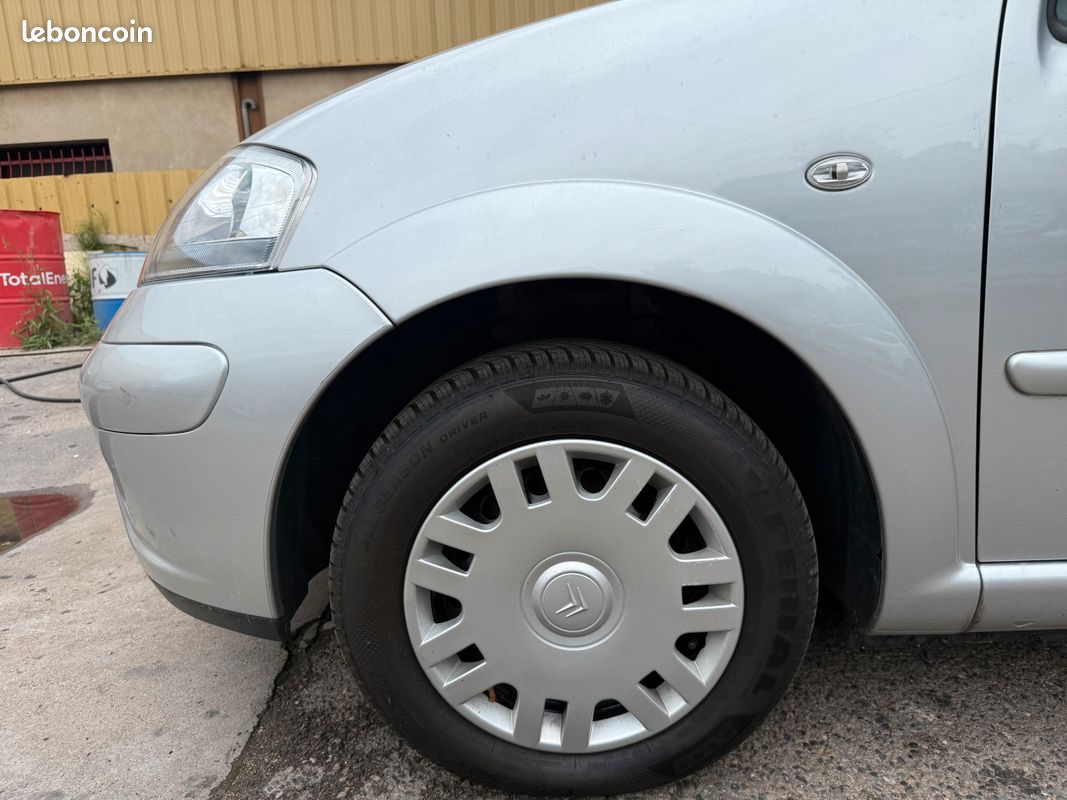 Citroën C3 Phase 2 1.4 HDI 70 Ch 4 Cv Confort Clim (image 9)