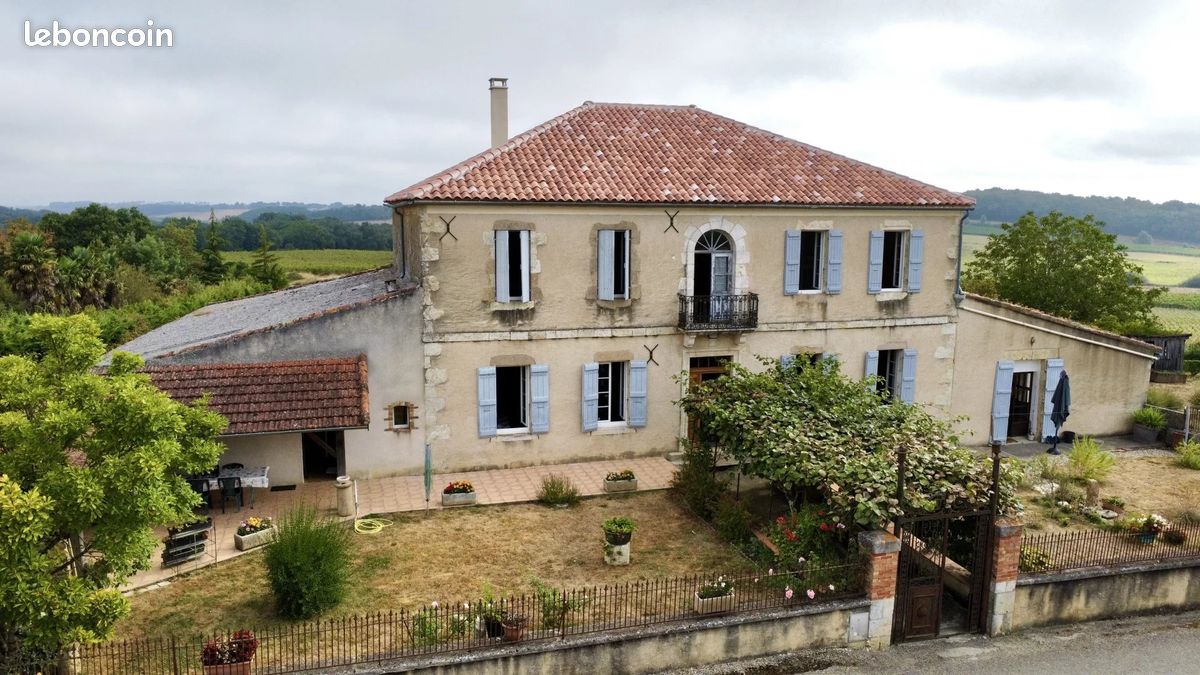 Maison 9 pièces 357 m² · à Valence-sur-Baïse · 357 m² · 268 000 €