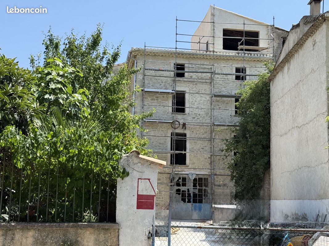 Maison 10 pièces 350 m² · à Malaucène · 350 m² · 289 000 €