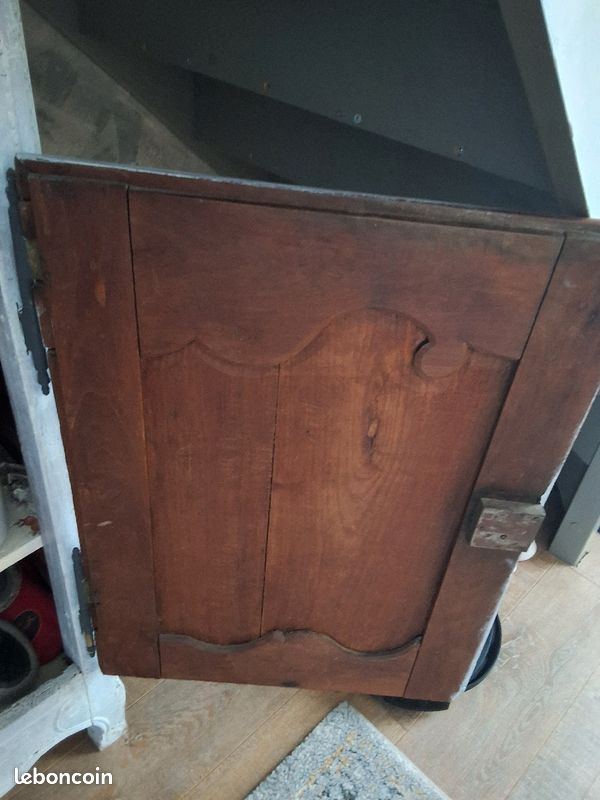 Buffet en bois massif (image 2)