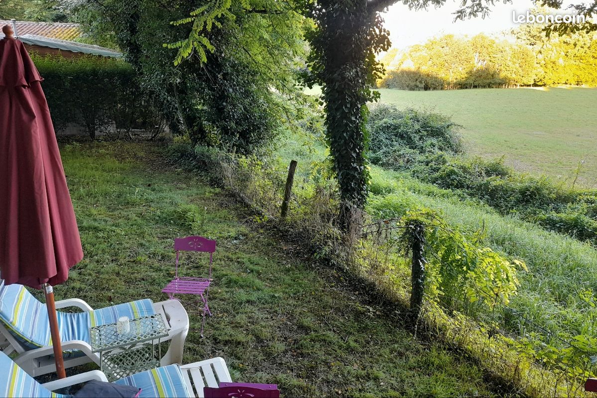 Mobil-home au calme avec beau point de vue dans camping familial avec piscine (image 15)