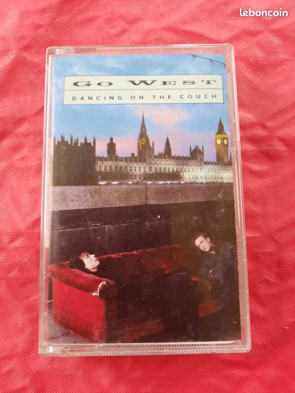 Cassette audio - Go West : dancing on the couch (image 1)
