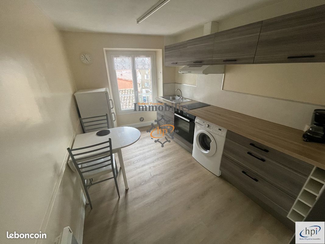 Appartement 2 pièces 27 m² · à Saint-Affrique · 27 m² · 406 €