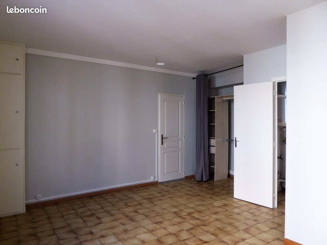 Appartement 3 pièces 70 m² - Hiersac 16290 (image principale 6)