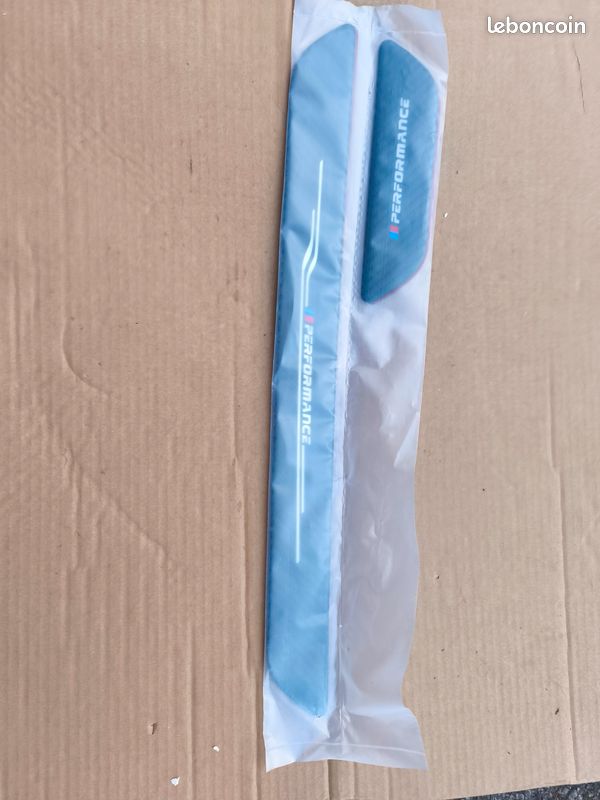 BMW. 2 protections autocollantes pour seuils de porte (image 3)