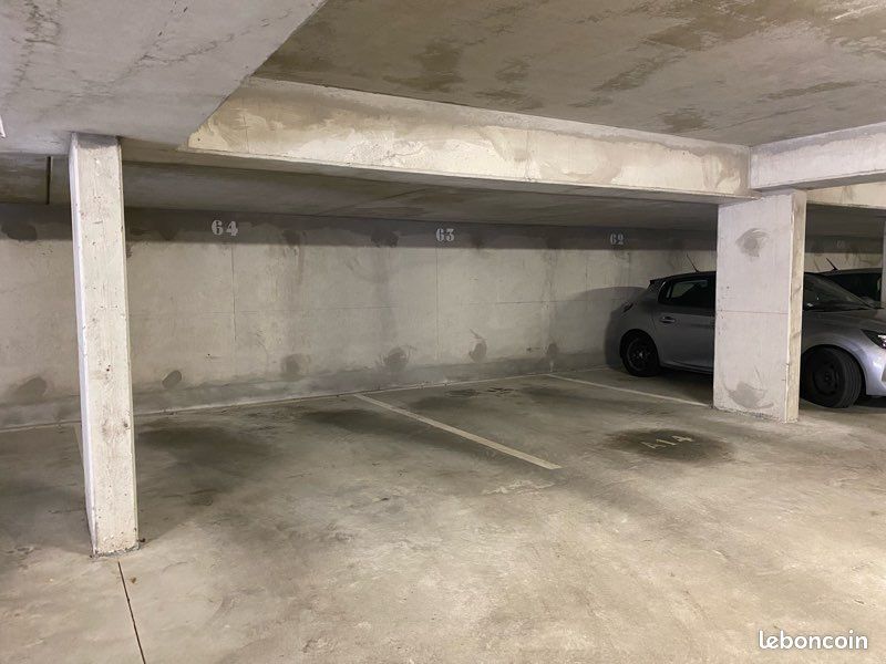 Place de parking · à Olivet · 50 €/mois