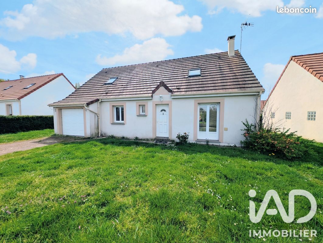 Maison 5 pièces 134 m² · à Lorris · 134 m² · 950 €/mois