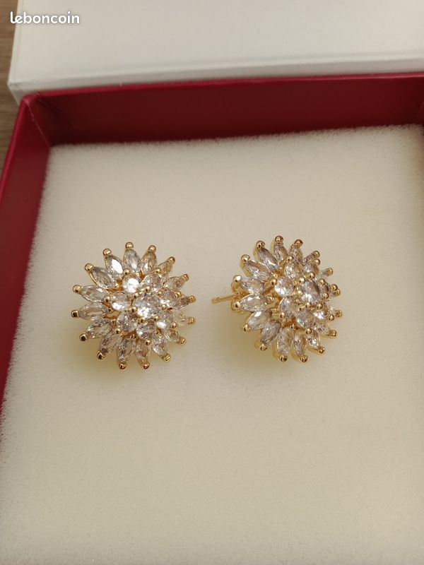 Boucles neuves fleurs en plaquage or un micron et OZ Blanc (image 3)