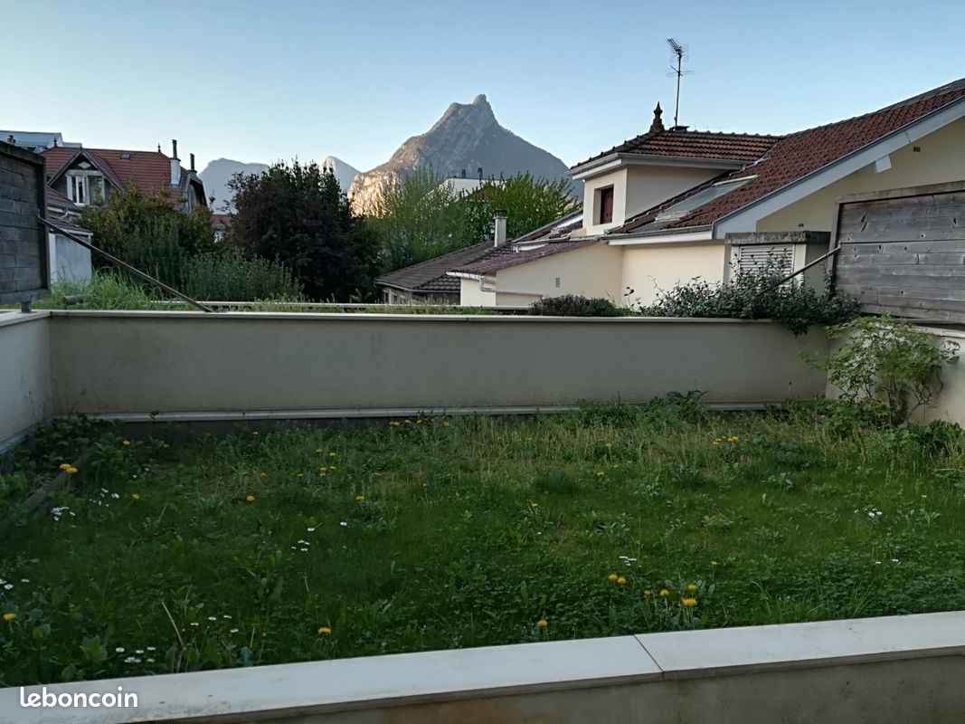 Appartement 2 pièces 42 m² · à Fontaine · 42 m² · 128 000 €