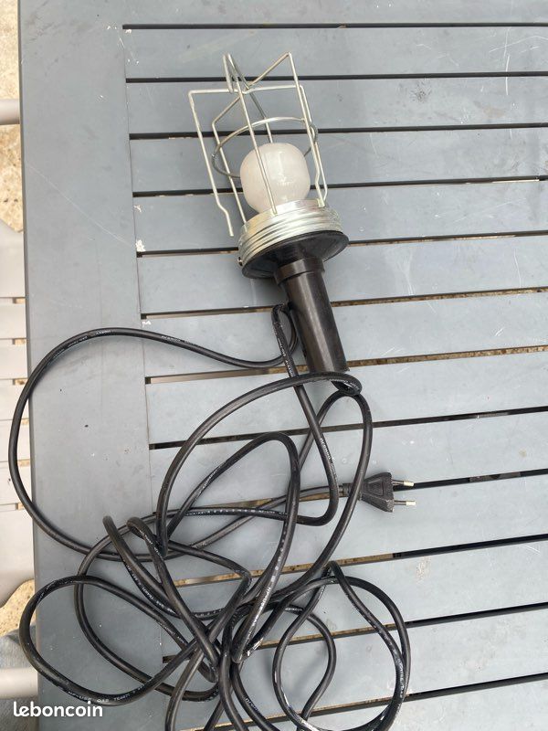 Lampadaire en fer (image 2)