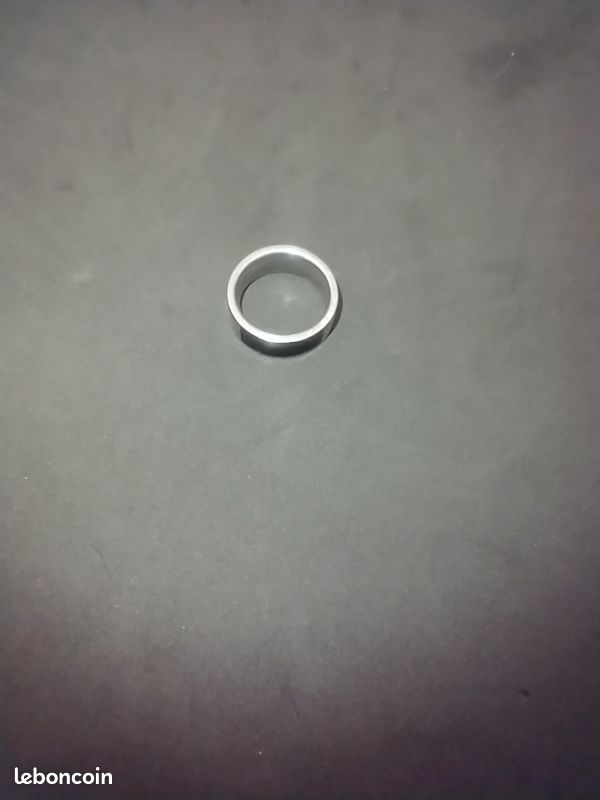 Bague en acier (image 2)