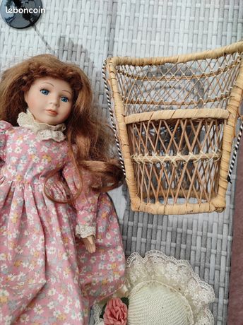 Fauteuil ancien en rotin pour poupée - France