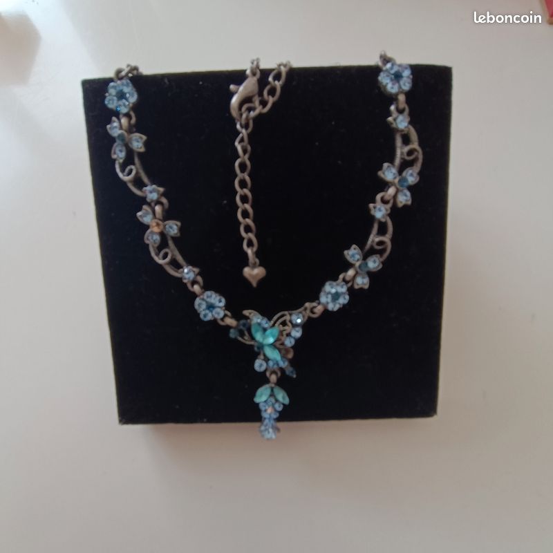 Collier femme argent et cristal Swarovski bleu neuf Montres Bijoux