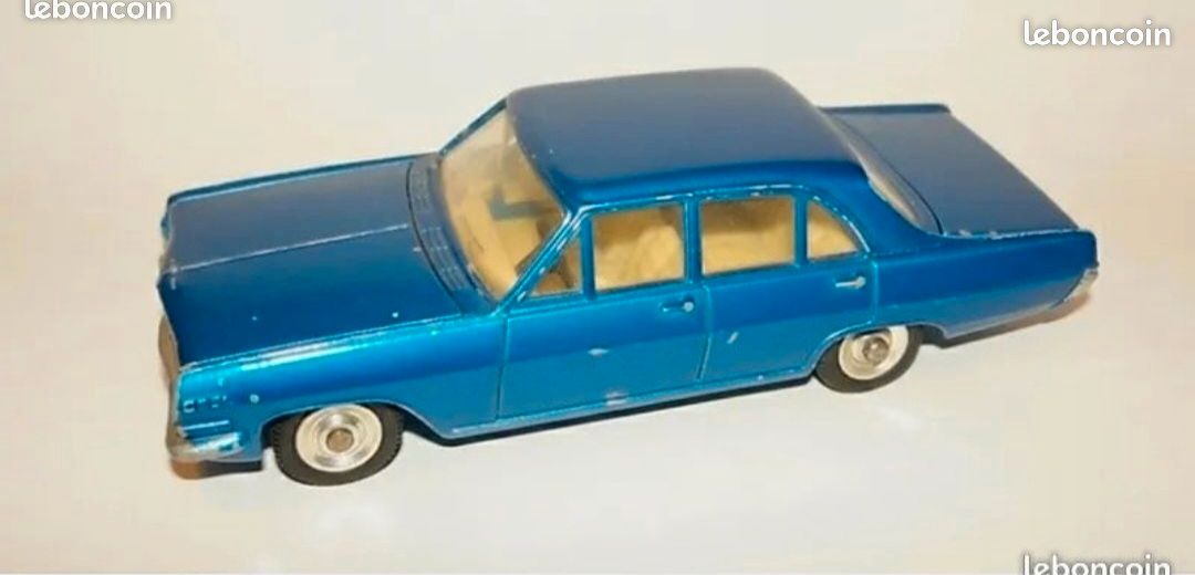 Dinky Toys Ancienne Opel Admiral N°513 - Très Bon état Avec Valises