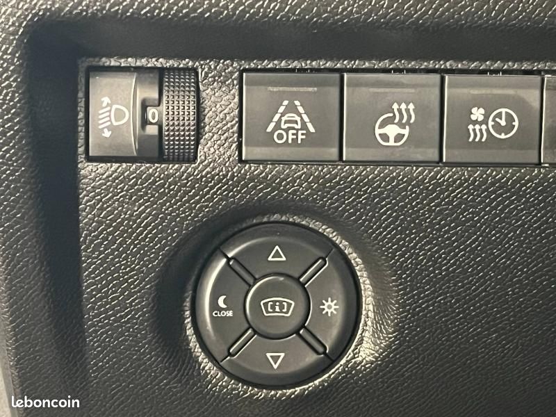 Citroen C4 Moteur électrique 136ch (100 kW) Shine Automatique (image 25)