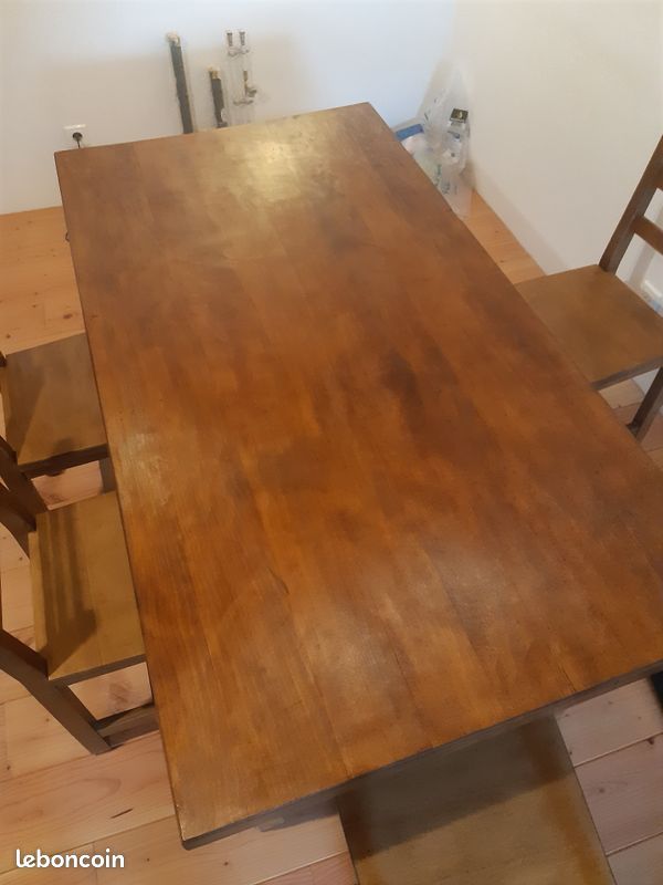 Table et chaises en bois (image 3)