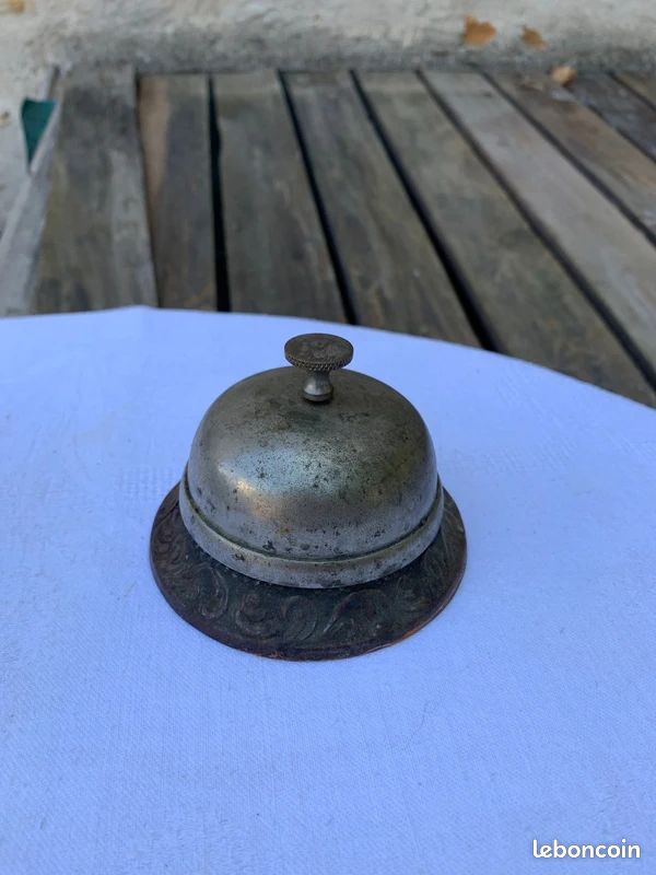 Ancienne sonnette de comptoir (image 1)