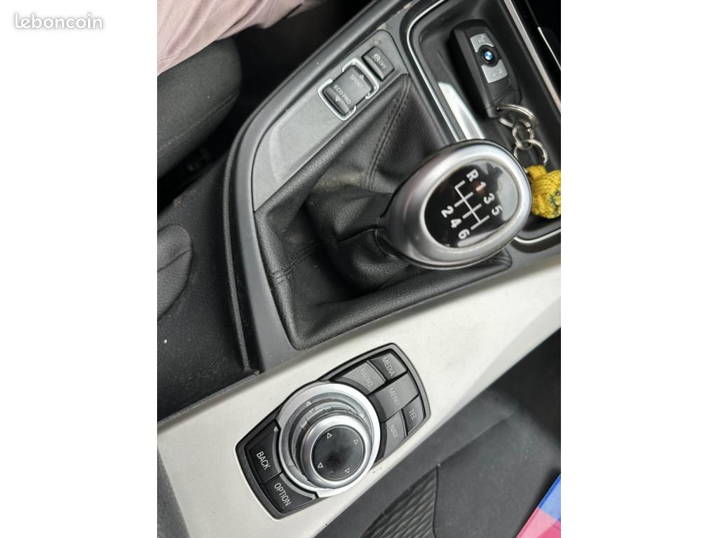 BMW SERIE 3 318d Touring Lounge TOURING F31 318d PHASE 1 (image 13)