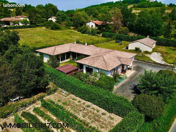 Maison 12 pièces 250 m²