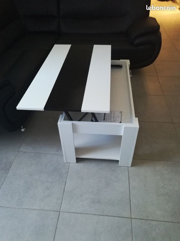 Table basse blanche (image 1)