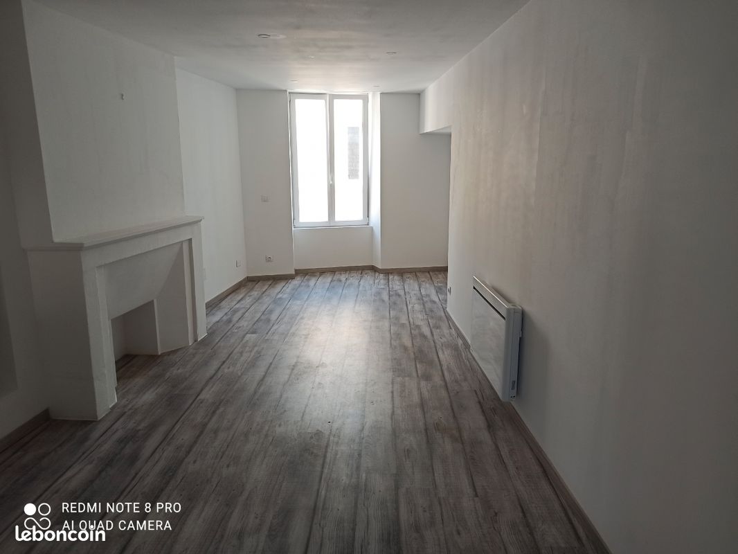 Appartement 1 pièce 25 m² · à Brioux-sur-Boutonne · 25 m² · 420 €