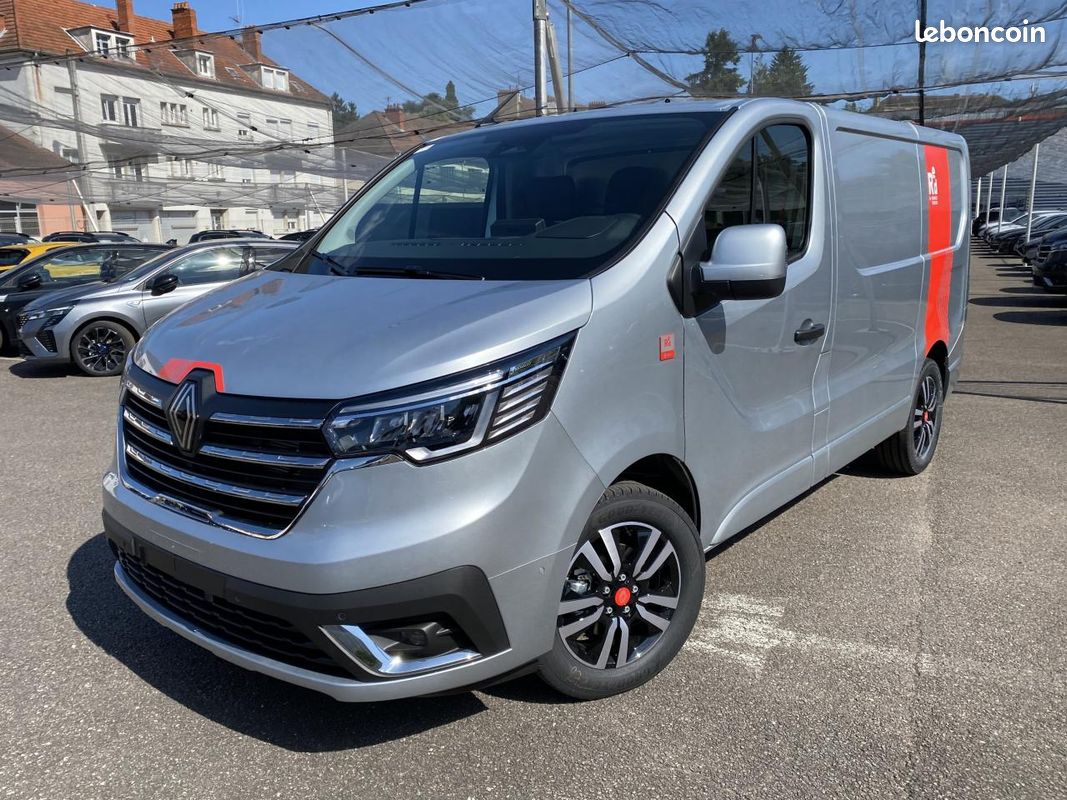Renault trucks trafic fourgon l1h1 3t blue dci 150 bva9 gsr2 exclusive avec attelage (image 1)