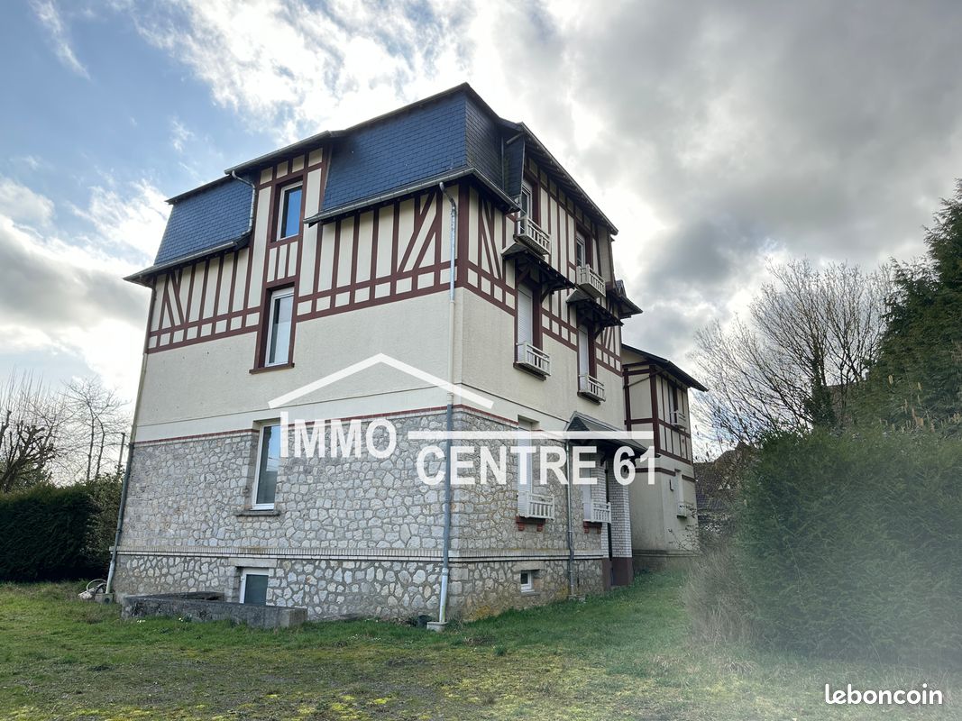 Maison 10 pièces 292 m² · à Bagnoles de l'Orne Normandie · 292 m² · 419 000 €
