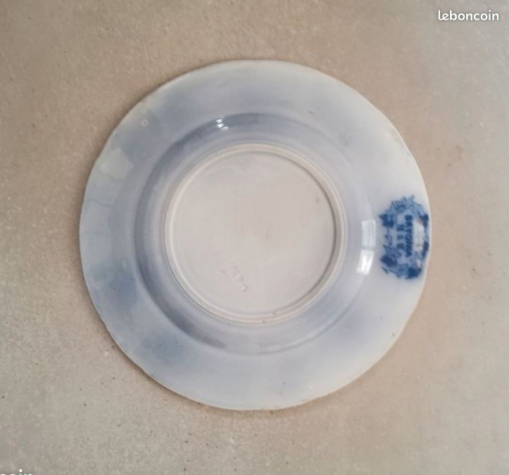 Lot de 2 assiettes à dessert U&C Sarreguemines modèle Bryonia Doré