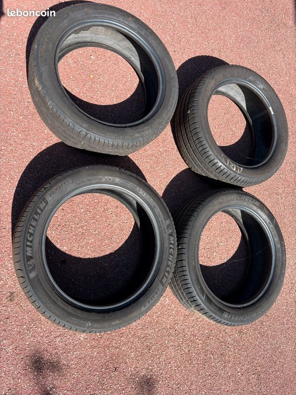Pneus Michelin 215 50 R18 été (image 1)