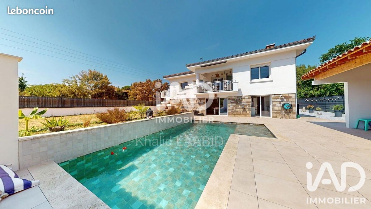Maison 7 pièces 210 m² · à Montauban · 210 m² · 488 000 €