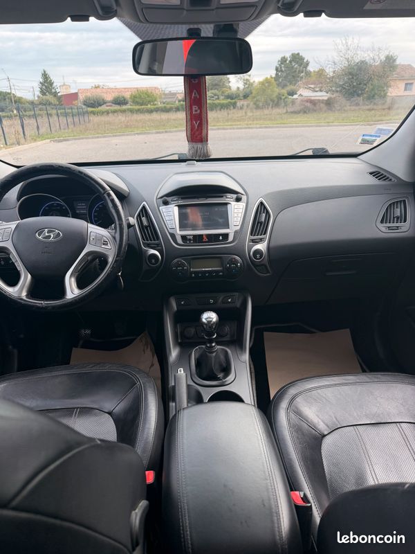 Hyundai ix35 1.7 CRDi 115 2011 — Garantie 6 mois, cuir, GPS, attelage (image 3)