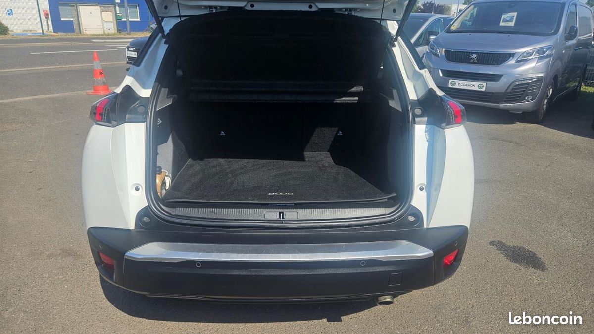 Peugeot 2008 BlueHDi 130 S&S EAT8 GT (image 7)