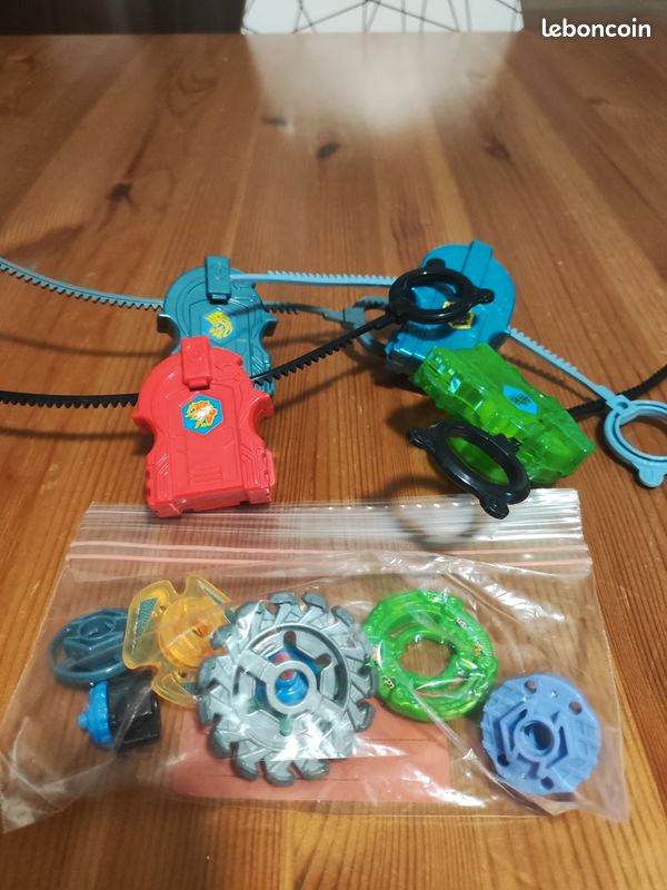 Lot Toupies Beyblade – Lanceurs Et Pièces Détachées – Occasion, Collection